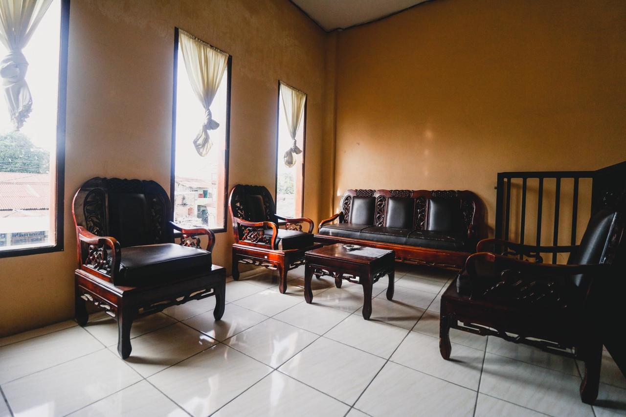 Hotel Reddoorz Near Jalan Gatot Subroto Medan Exterior foto