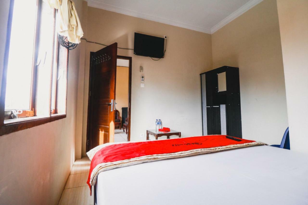 Hotel Reddoorz Near Jalan Gatot Subroto Medan Exterior foto